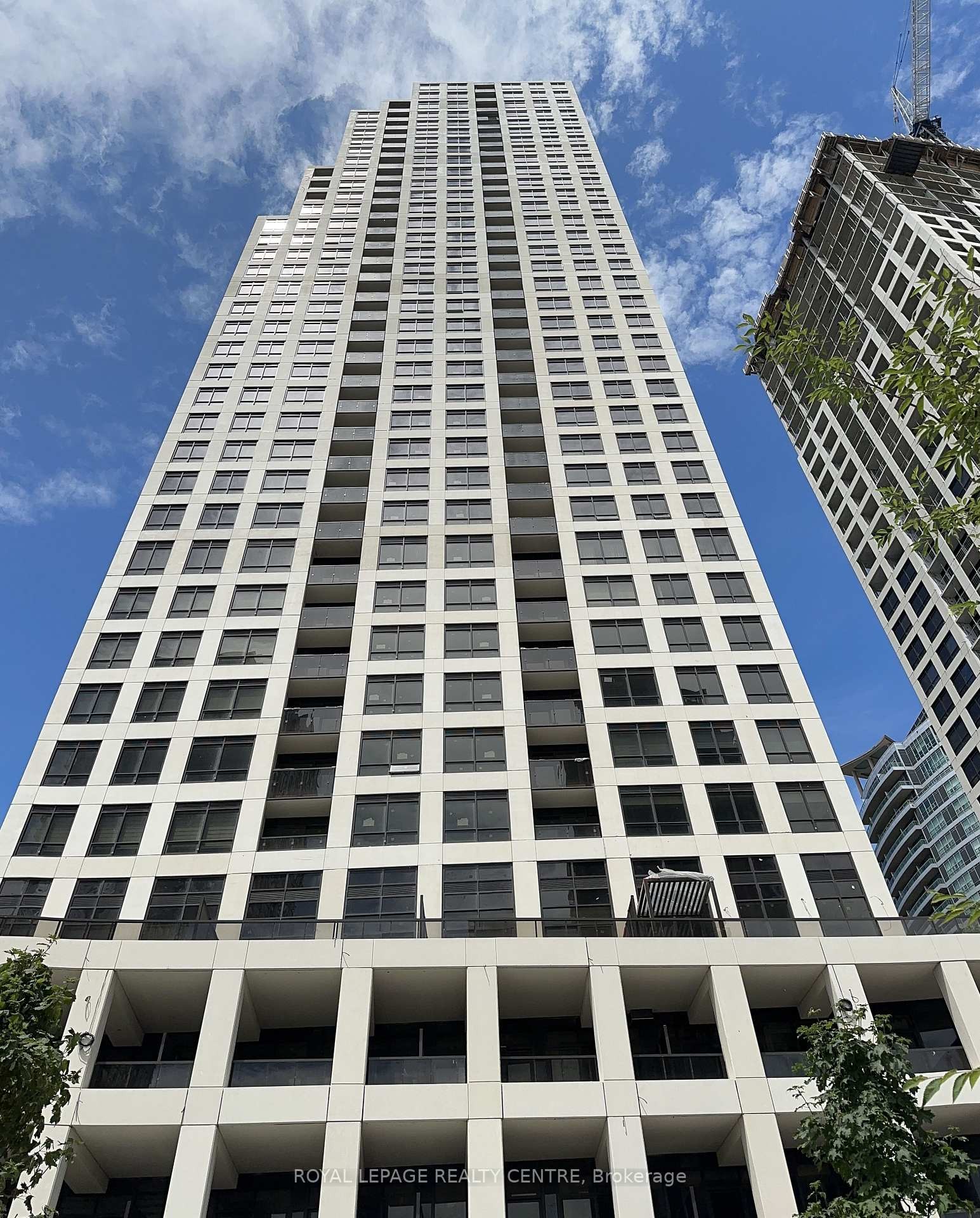 1903-36 Elm Drive W, Mississauga, ON - Outdoor With Balcony With Facade