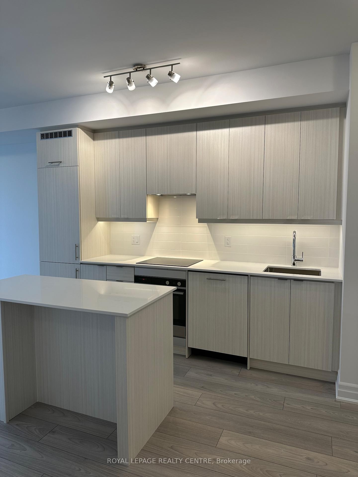 1903-36 Elm Drive W, Mississauga, ON - Indoor Photo Showing Kitchen