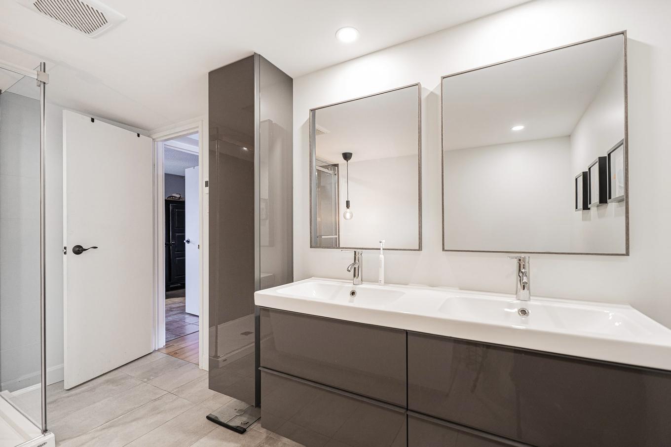 Salle de bains - 7003 Av. Giraud, Montréal (Anjou), QC - Indoor Photo Showing Bathroom