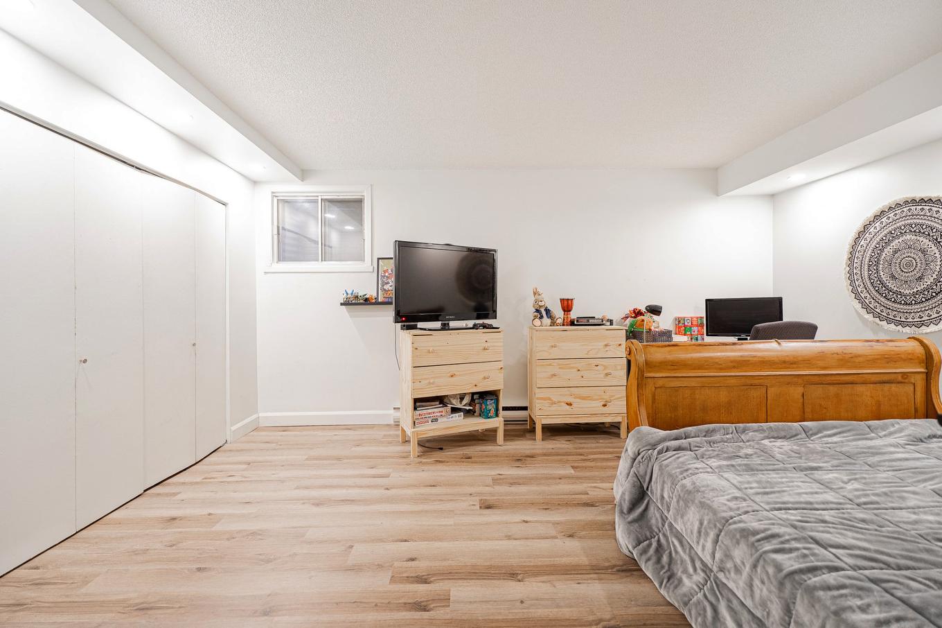 Chambre à coucher - 7003 Av. Giraud, Montréal (Anjou), QC - Indoor Photo Showing Bedroom