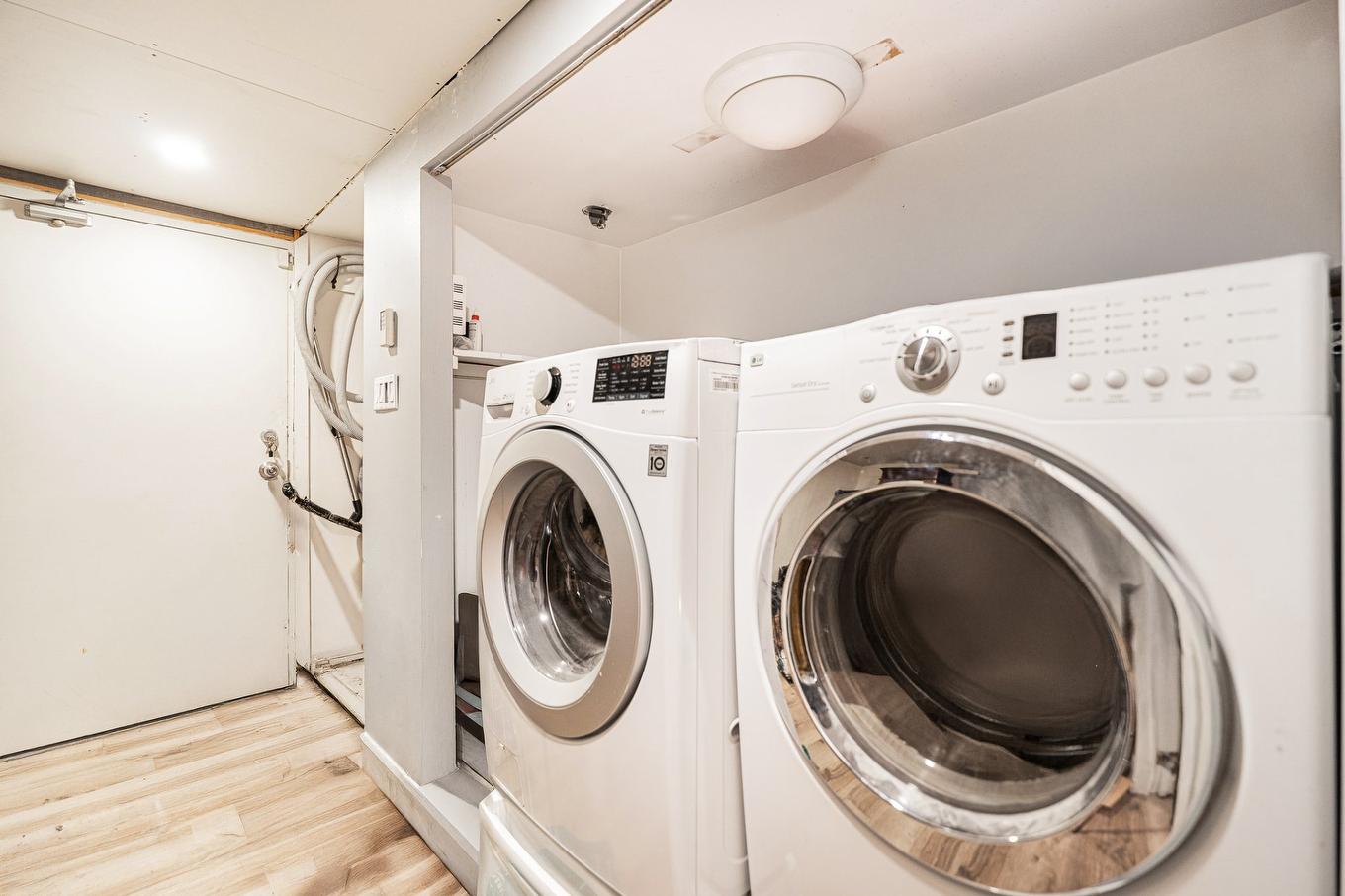 Salle de lavage - 7003 Av. Giraud, Montréal (Anjou), QC - Indoor Photo Showing Laundry Room