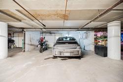 Garage -
