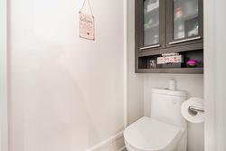 Powder room -