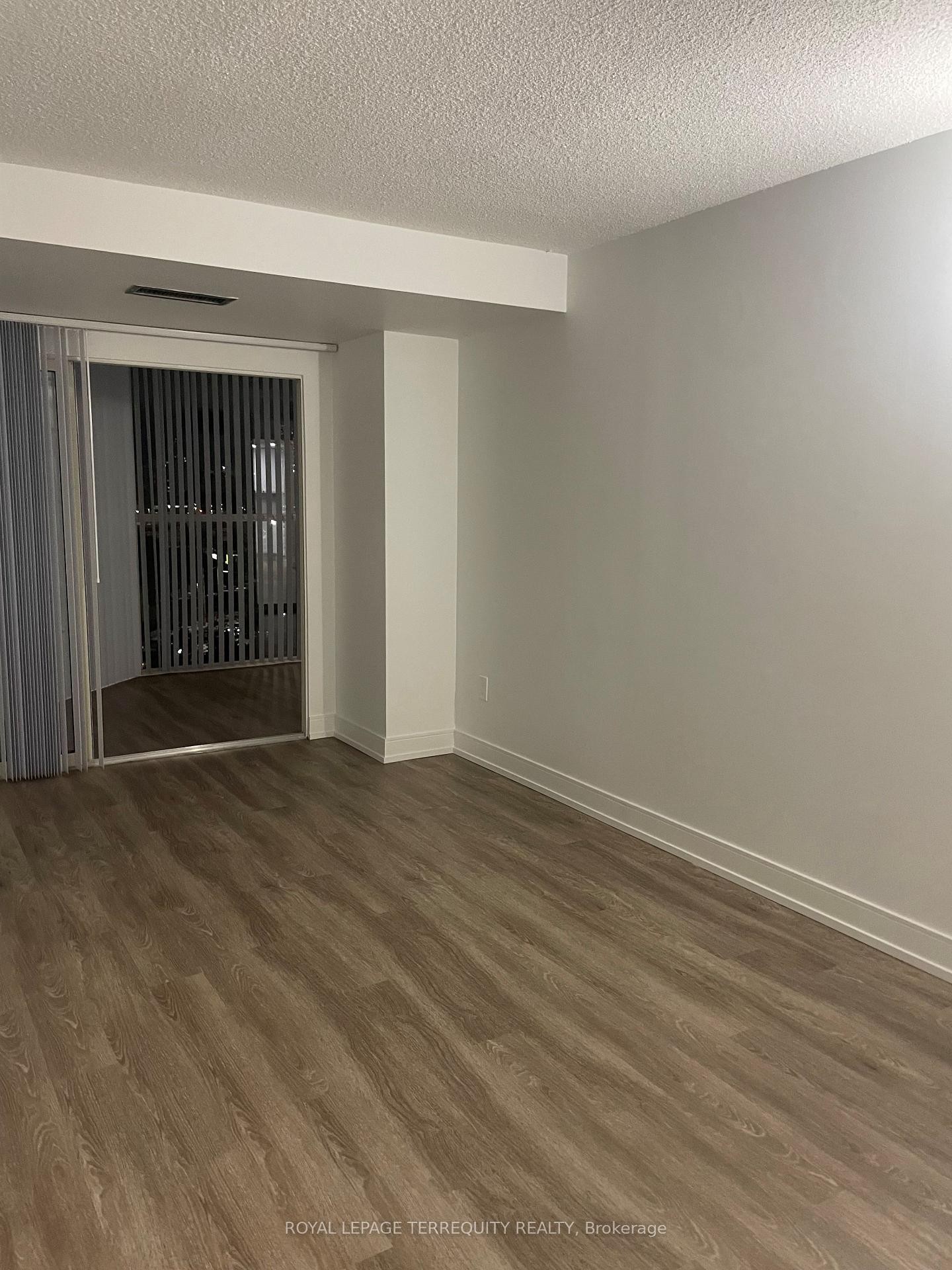 806-2091 Hurontario Street, Mississauga, ON - Indoor Photo Showing Other Room