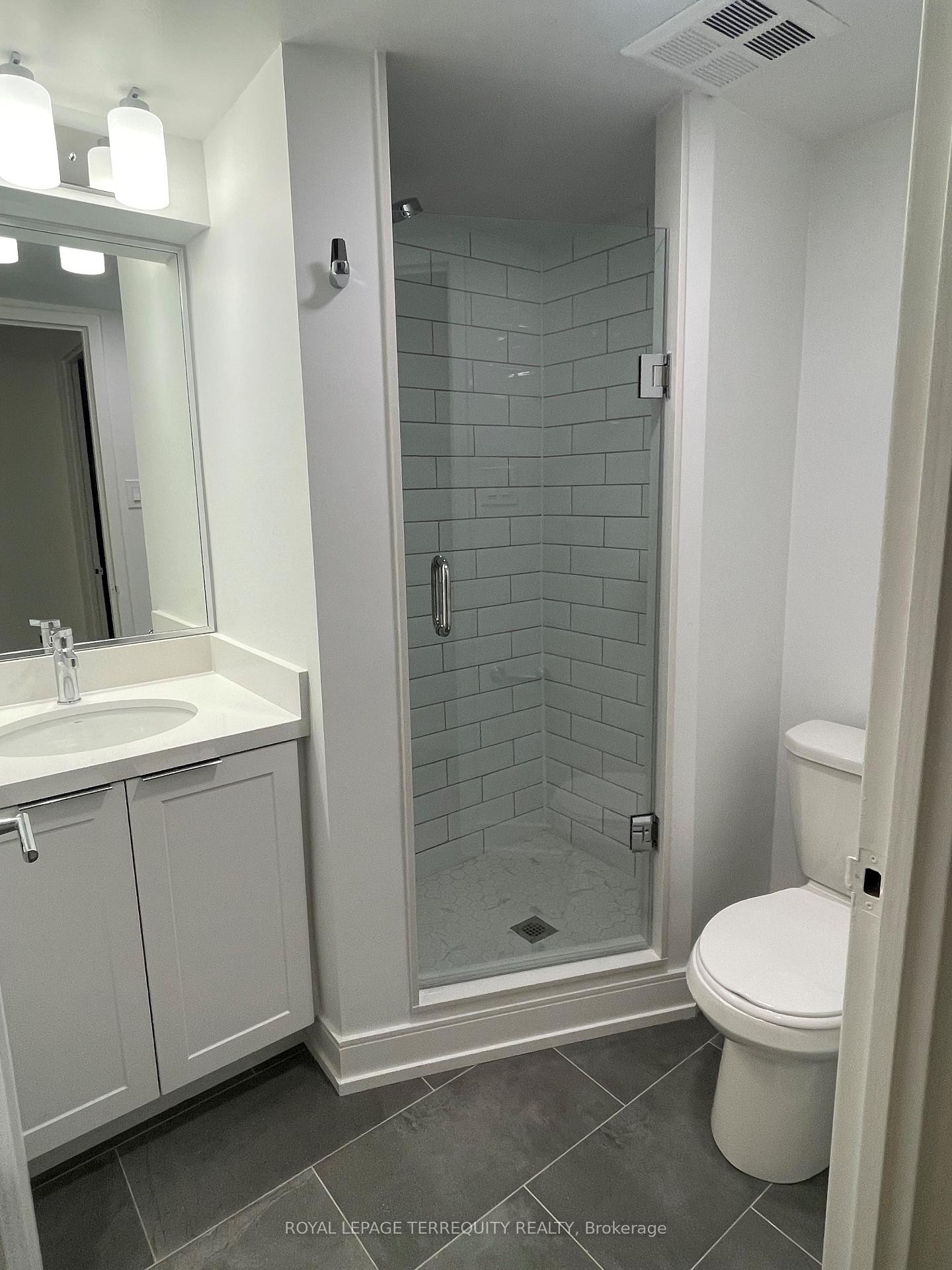 806-2091 Hurontario Street, Mississauga, ON - Indoor Photo Showing Bathroom