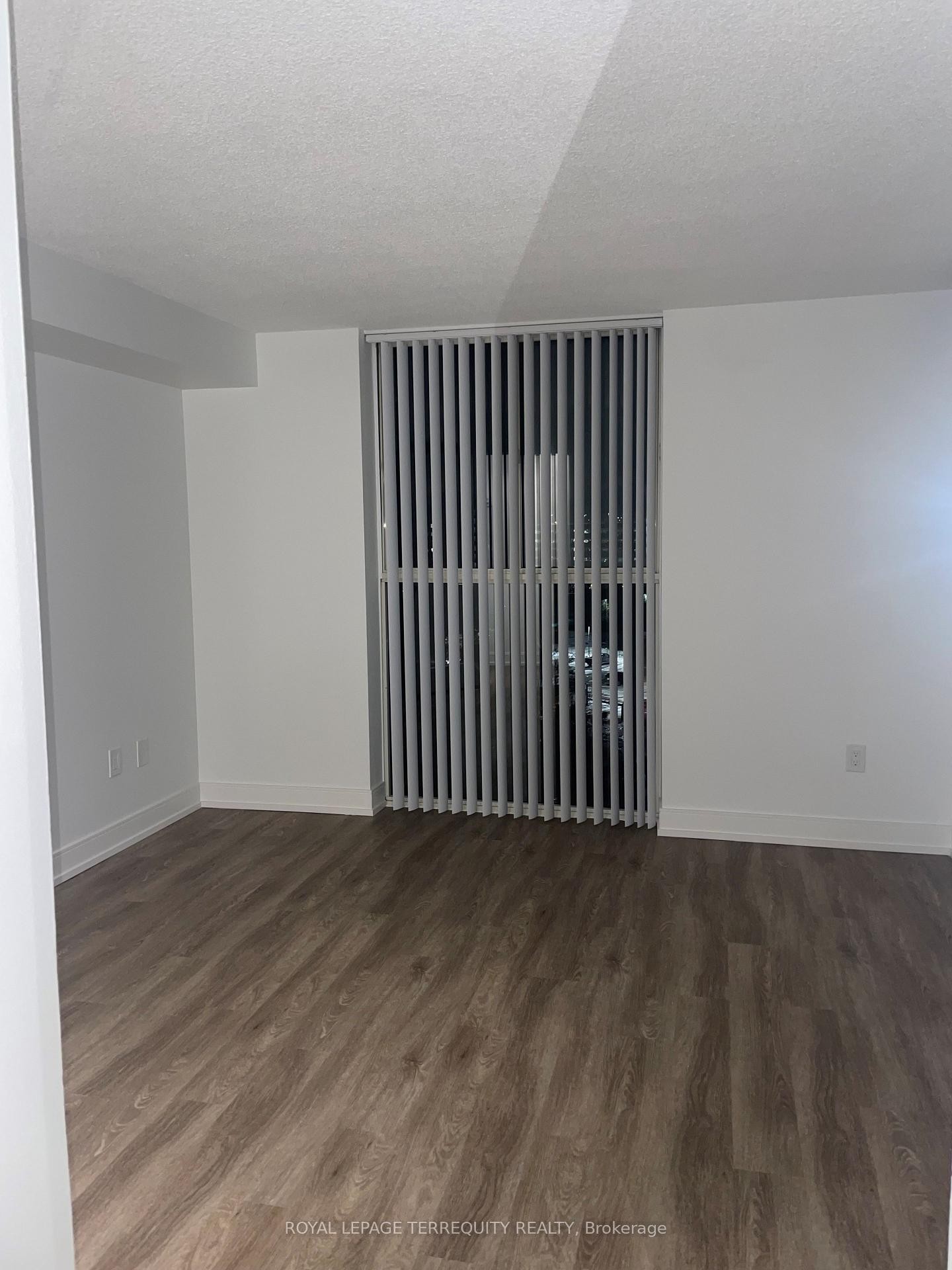 806-2091 Hurontario Street, Mississauga, ON - Indoor Photo Showing Other Room