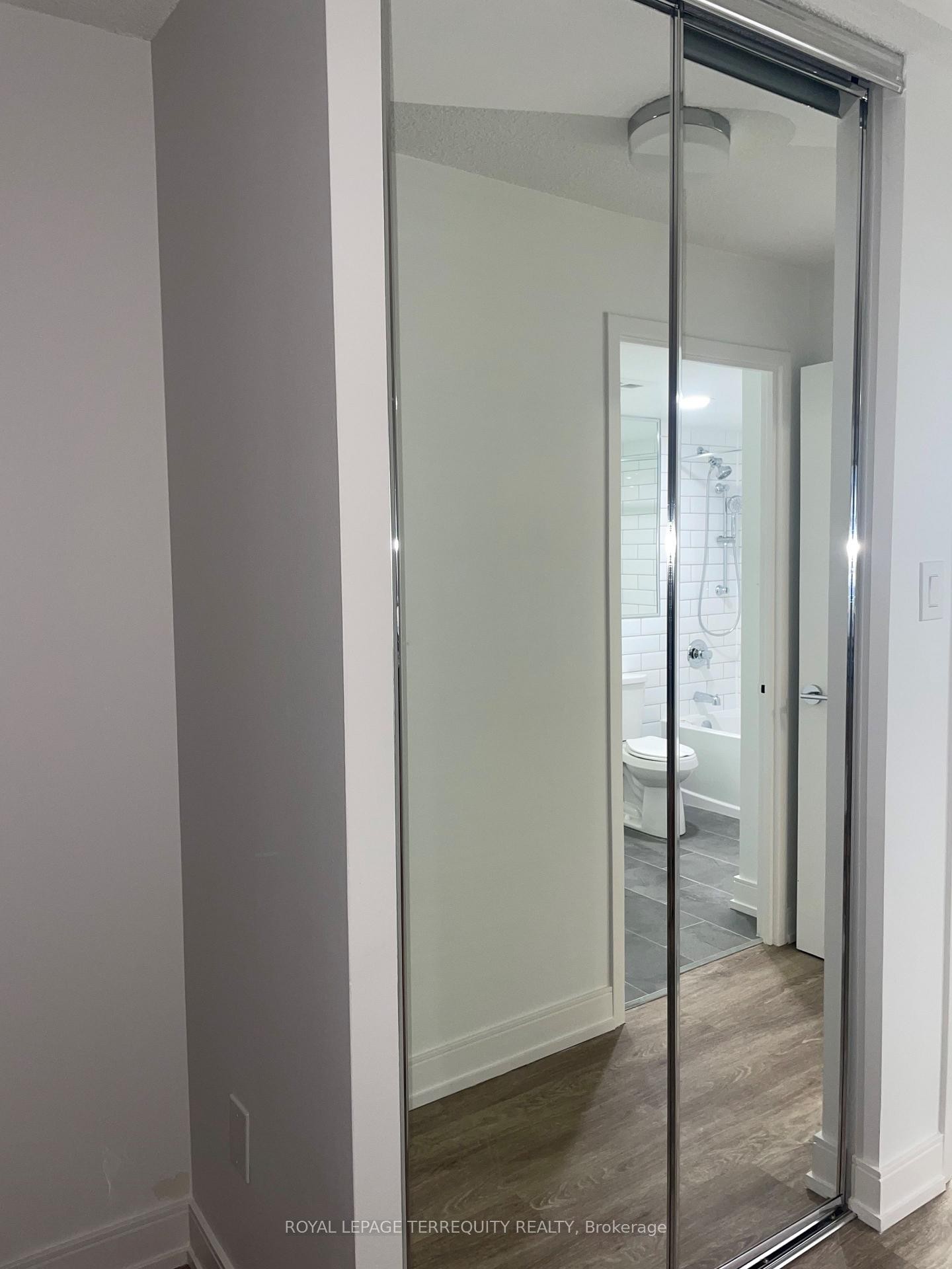 806-2091 Hurontario Street, Mississauga, ON - Indoor Photo Showing Other Room