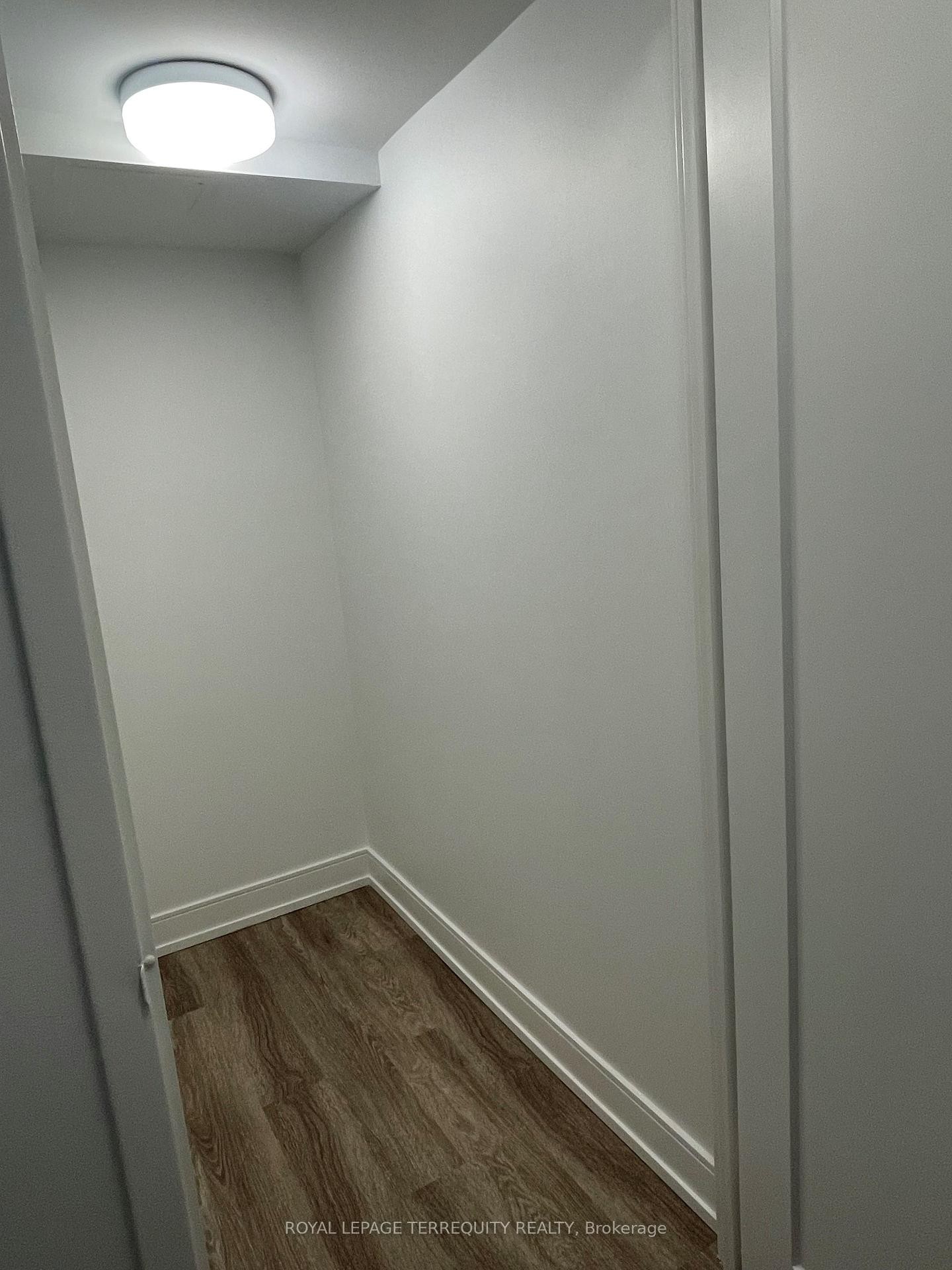 806-2091 Hurontario Street, Mississauga, ON - Indoor Photo Showing Other Room