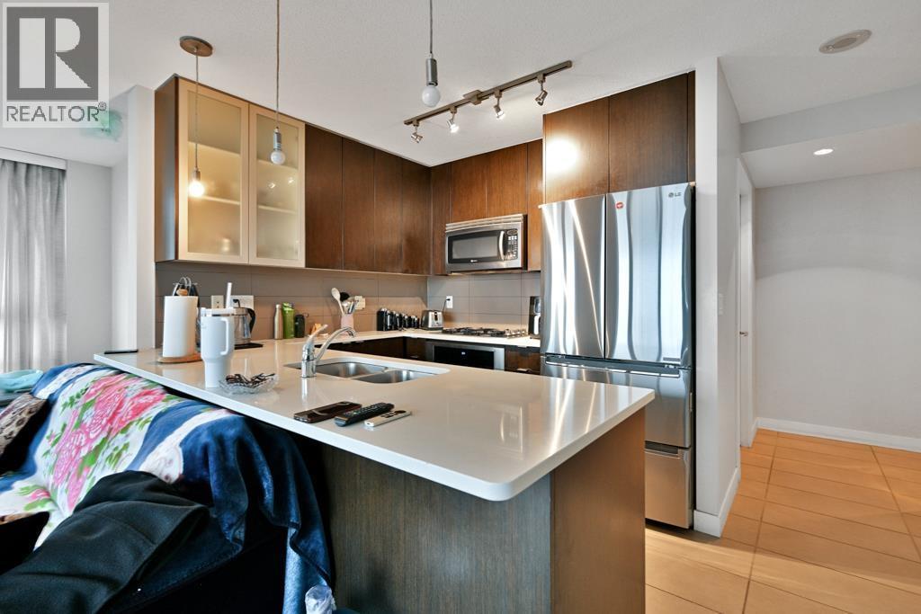 1403 7325 Arcola Street, Burnaby, BC - Indoor Photo Showing Kitchen With Double Sink