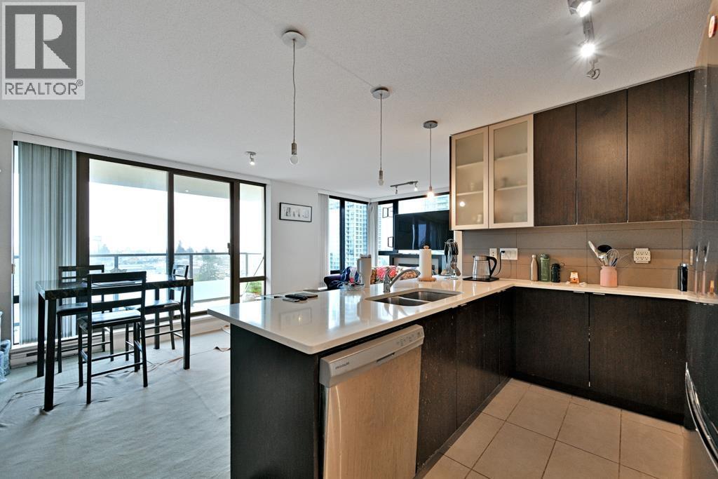 1403 7325 Arcola Street, Burnaby, BC - Indoor Photo Showing Kitchen With Double Sink