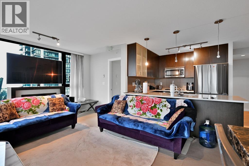 1403 7325 Arcola Street, Burnaby, BC - Indoor Photo Showing Kitchen