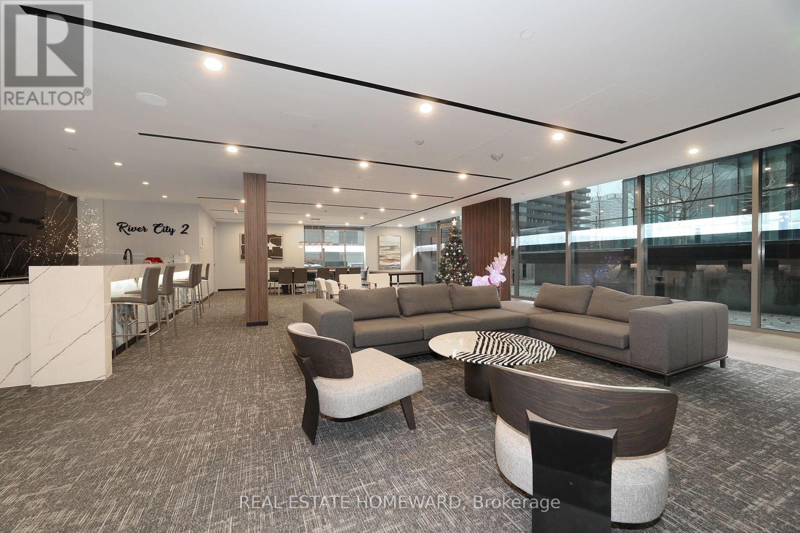 520 - 32 Trolley Crescent, Toronto, ON - Indoor