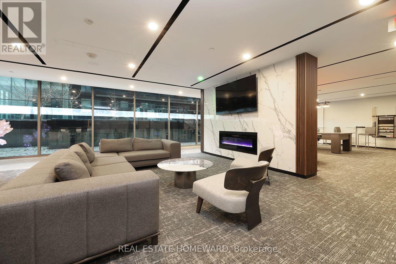 520 - 32 Trolley Crescent, Toronto, ON - Indoor