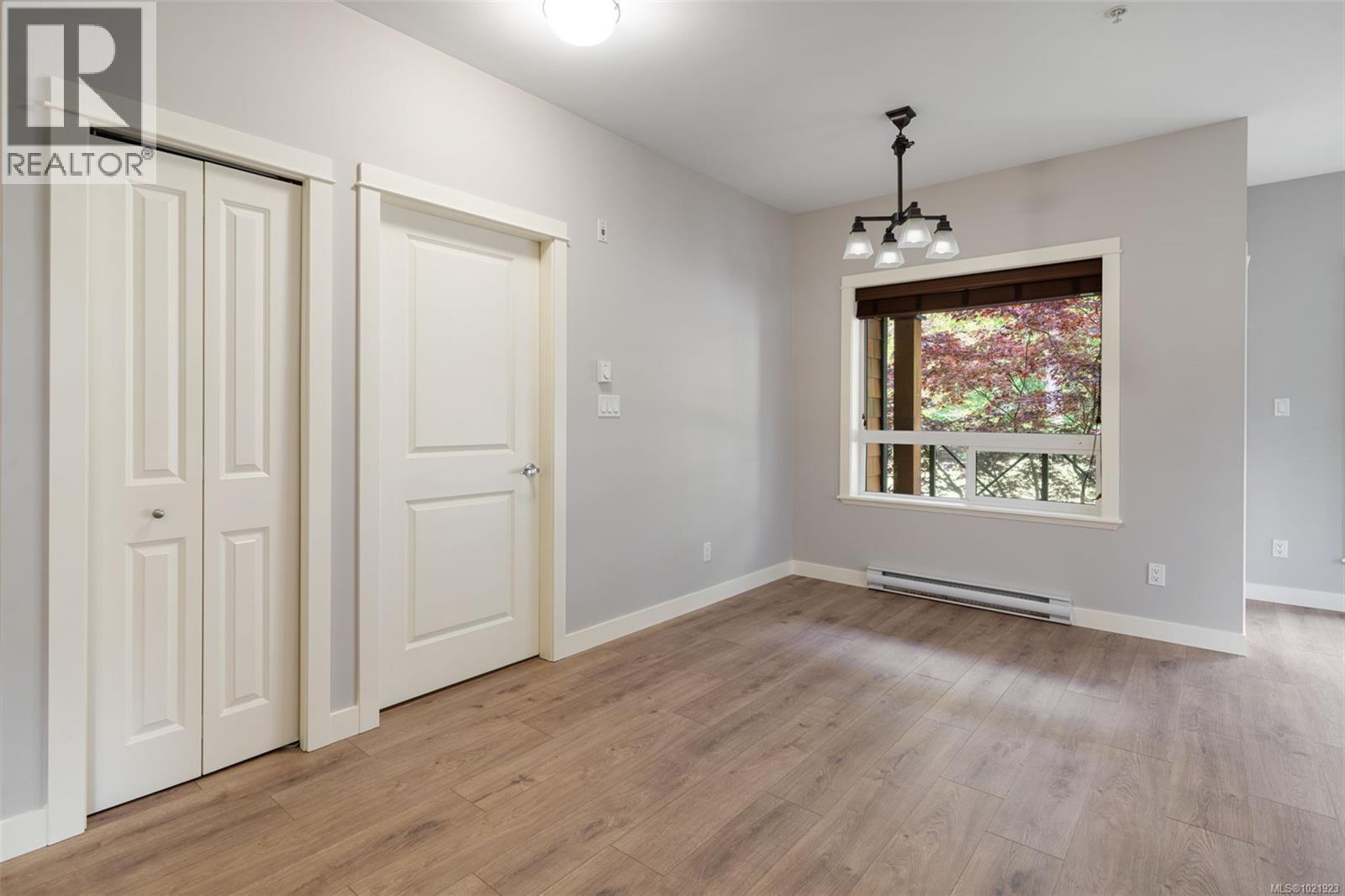 210 201 Nursery Hill Dr, View Royal, BC - Indoor Photo Showing Other Room