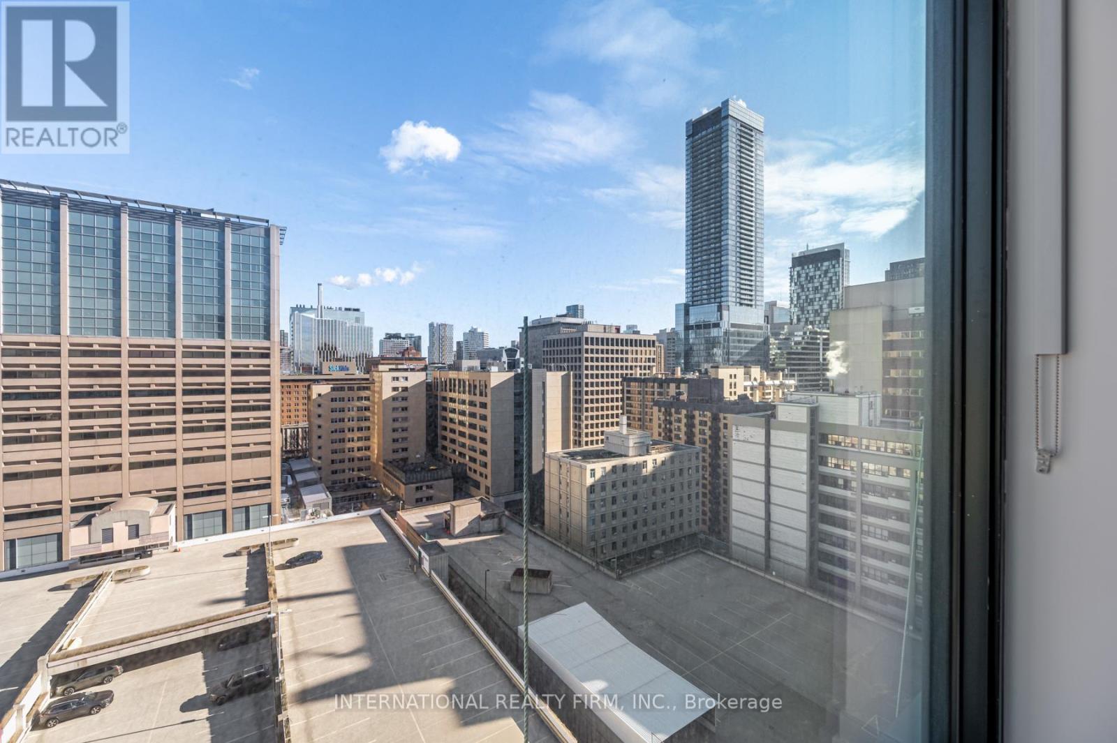 1507 - 195 Mccaul Street, Toronto, ON - Outdoor