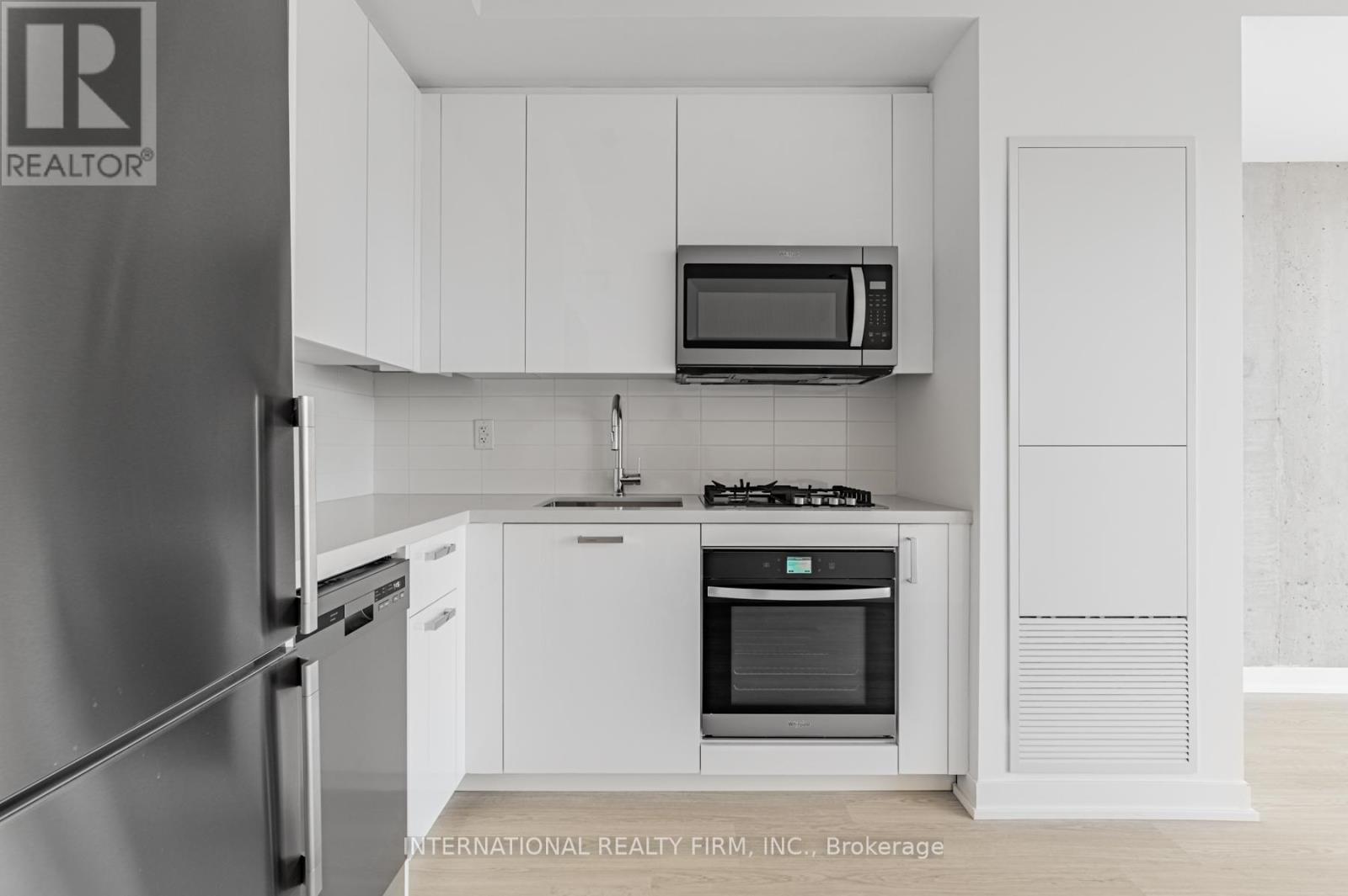 1507 - 195 Mccaul Street, Toronto, ON - Indoor Photo Showing Kitchen
