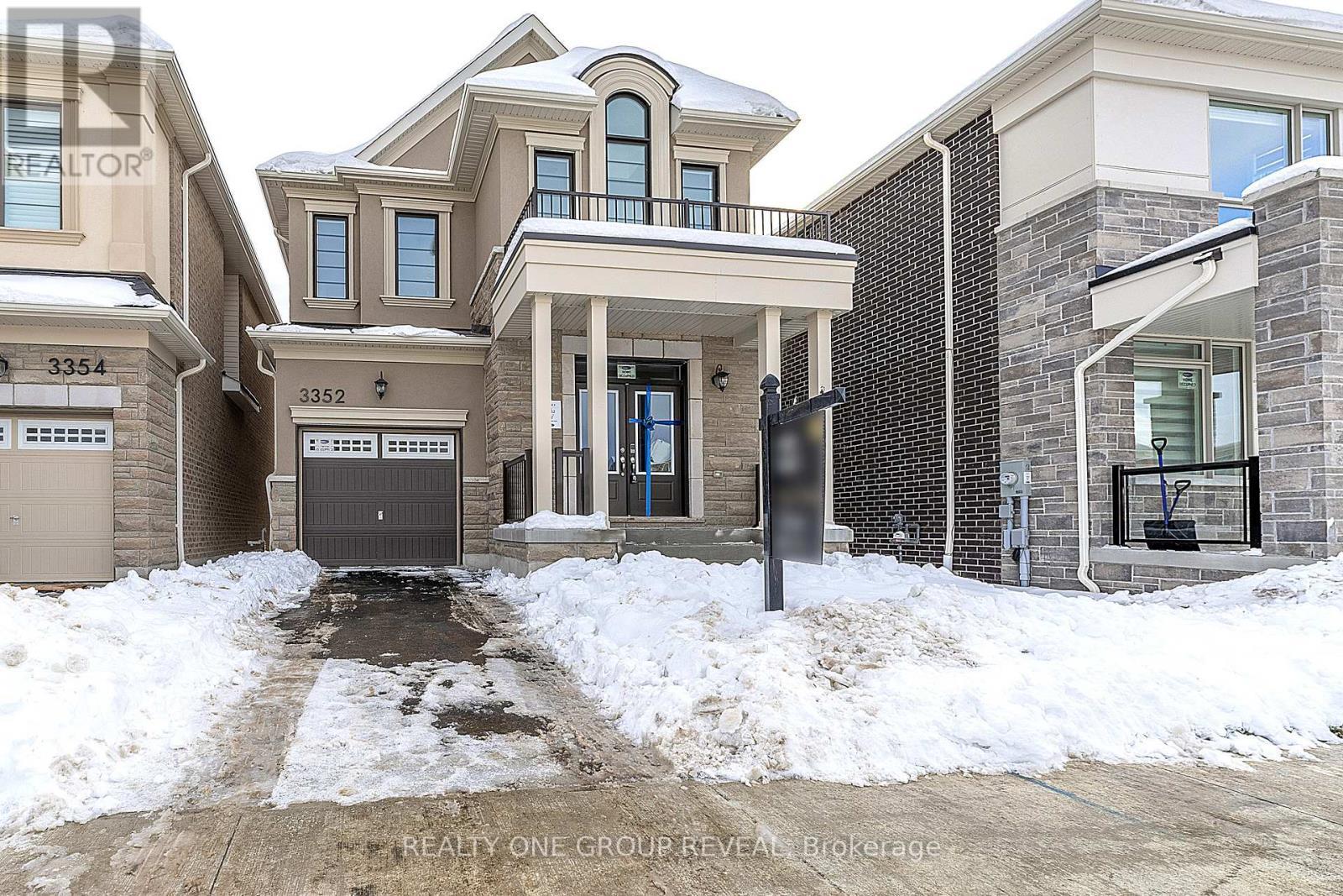 3352 Marchington Square, Pickering, ON - Outdoor With Facade