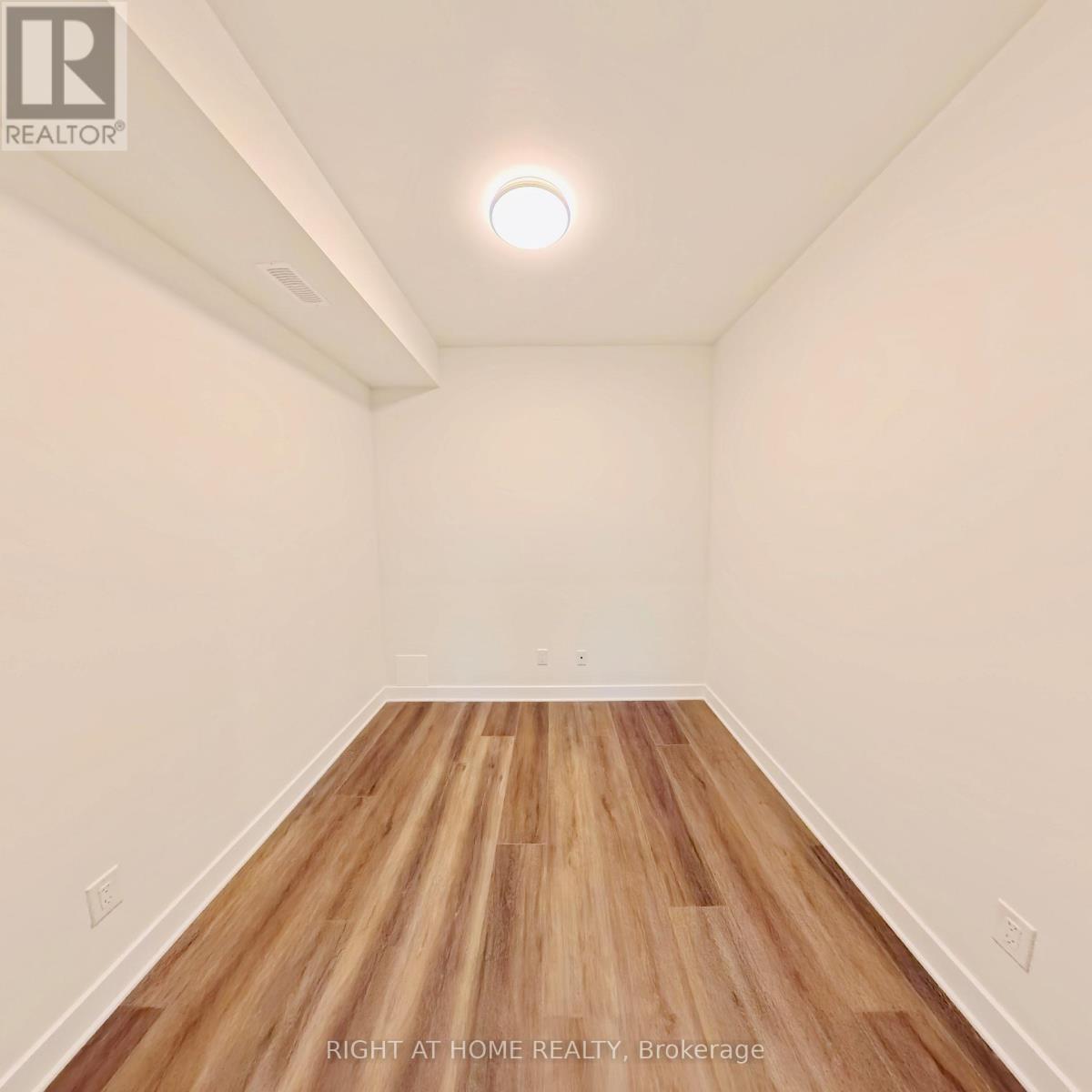 4787J Bank Street, Ottawa, ON - Indoor Photo Showing Other Room