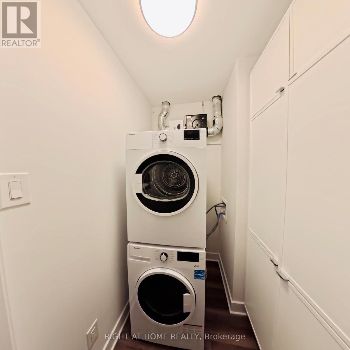 4787J Bank Street, Ottawa, ON - Indoor Photo Showing Laundry Room