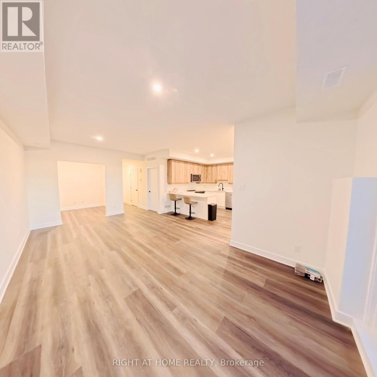 4787J Bank Street, Ottawa, ON - Indoor Photo Showing Other Room