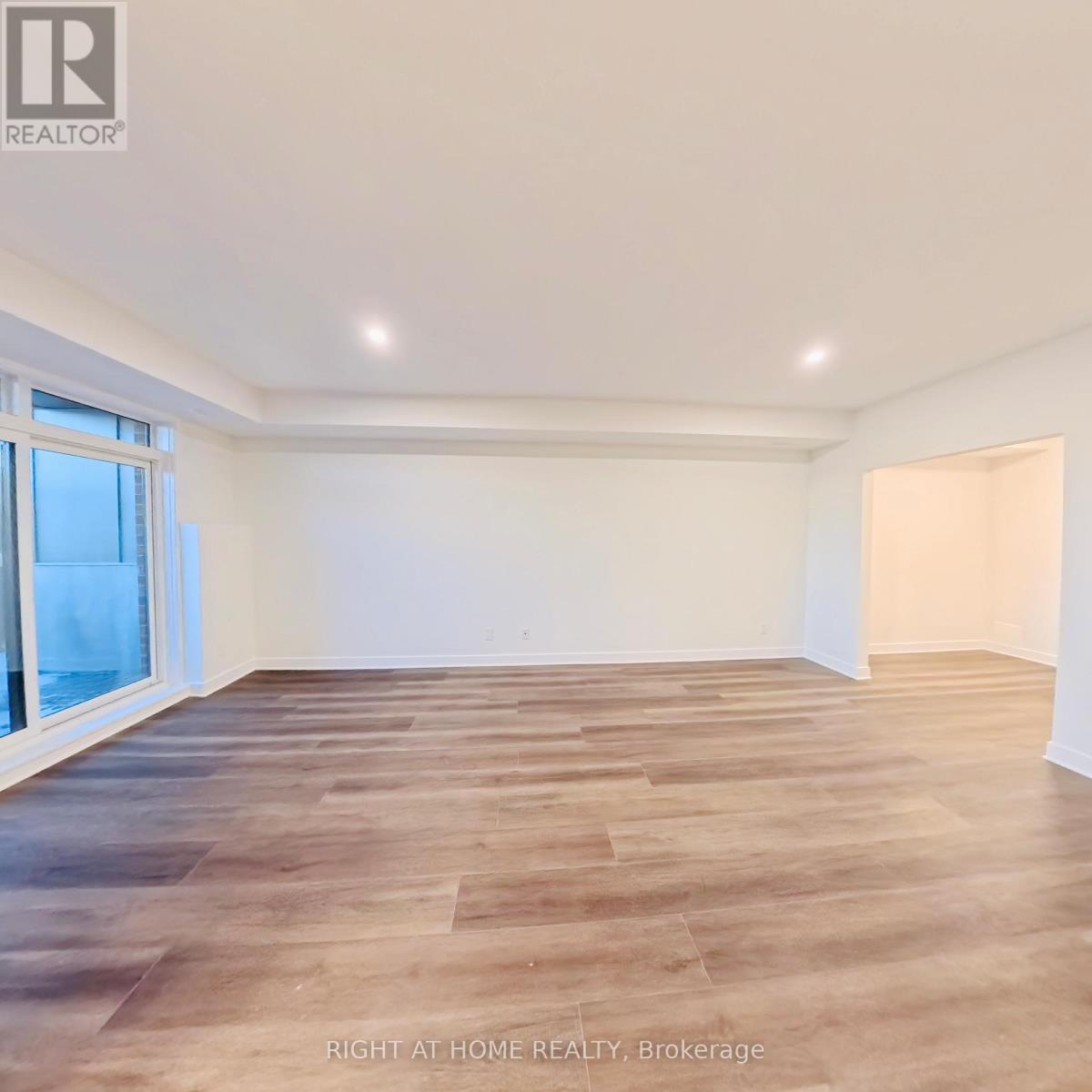 4787J Bank Street, Ottawa, ON - Indoor Photo Showing Other Room