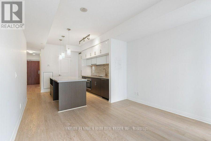 1703 - 8 Mercer Street, Toronto, ON - Indoor Photo Showing Kitchen