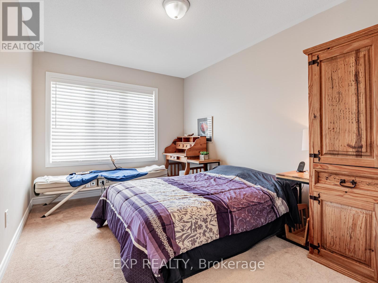 2 Angela Street, Bradford West Gwillimbury, ON - Indoor Photo Showing Bedroom