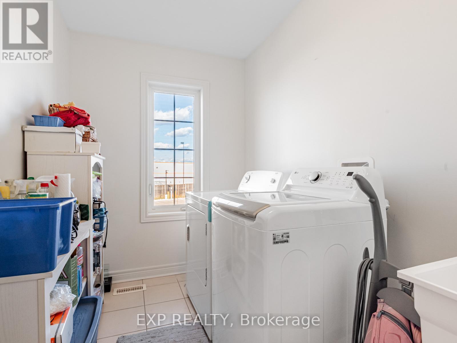 2 Angela Street, Bradford West Gwillimbury, ON - Indoor Photo Showing Laundry Room