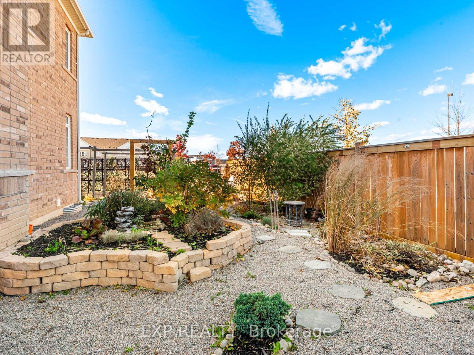 2 Angela Street, Bradford West Gwillimbury, ON - Outdoor