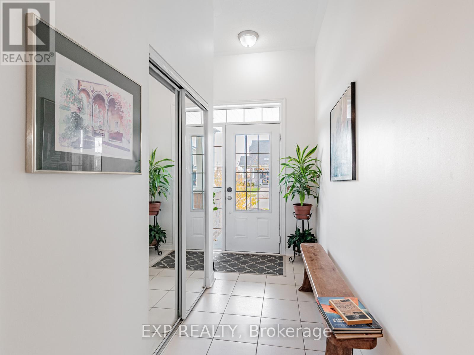 2 Angela Street, Bradford West Gwillimbury, ON -