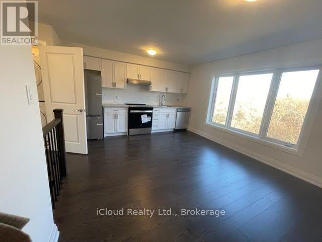 B - 33 Wild Rose Gardens, Toronto, ON - Indoor Photo Showing Kitchen