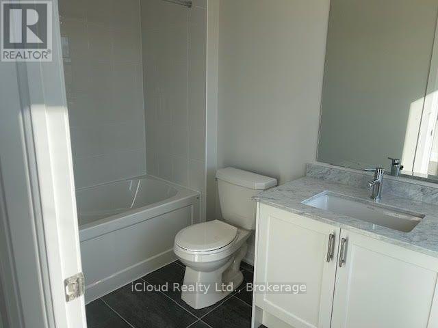 B - 33 Wild Rose Gardens, Toronto, ON - Indoor Photo Showing Bathroom