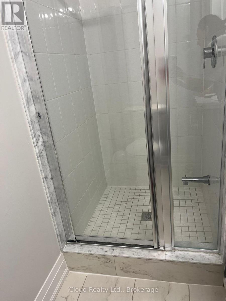 B - 33 Wild Rose Gardens, Toronto, ON - Indoor Photo Showing Bathroom