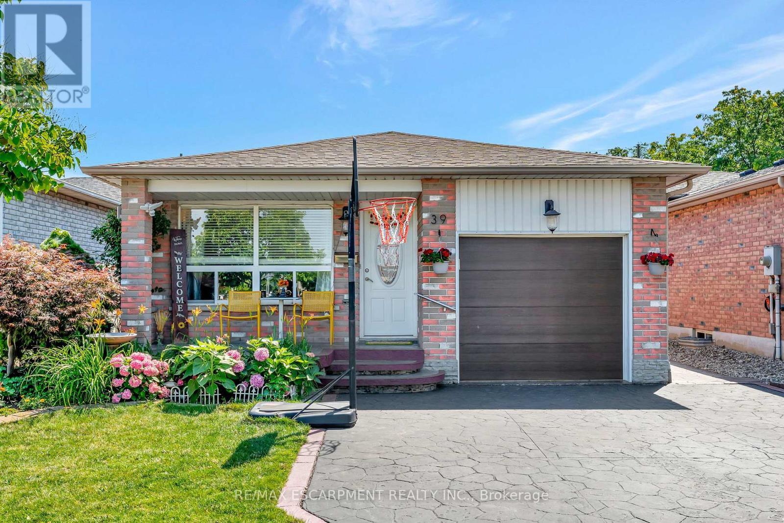 39 Marilyn Court, Hamilton, ON - Outdoor