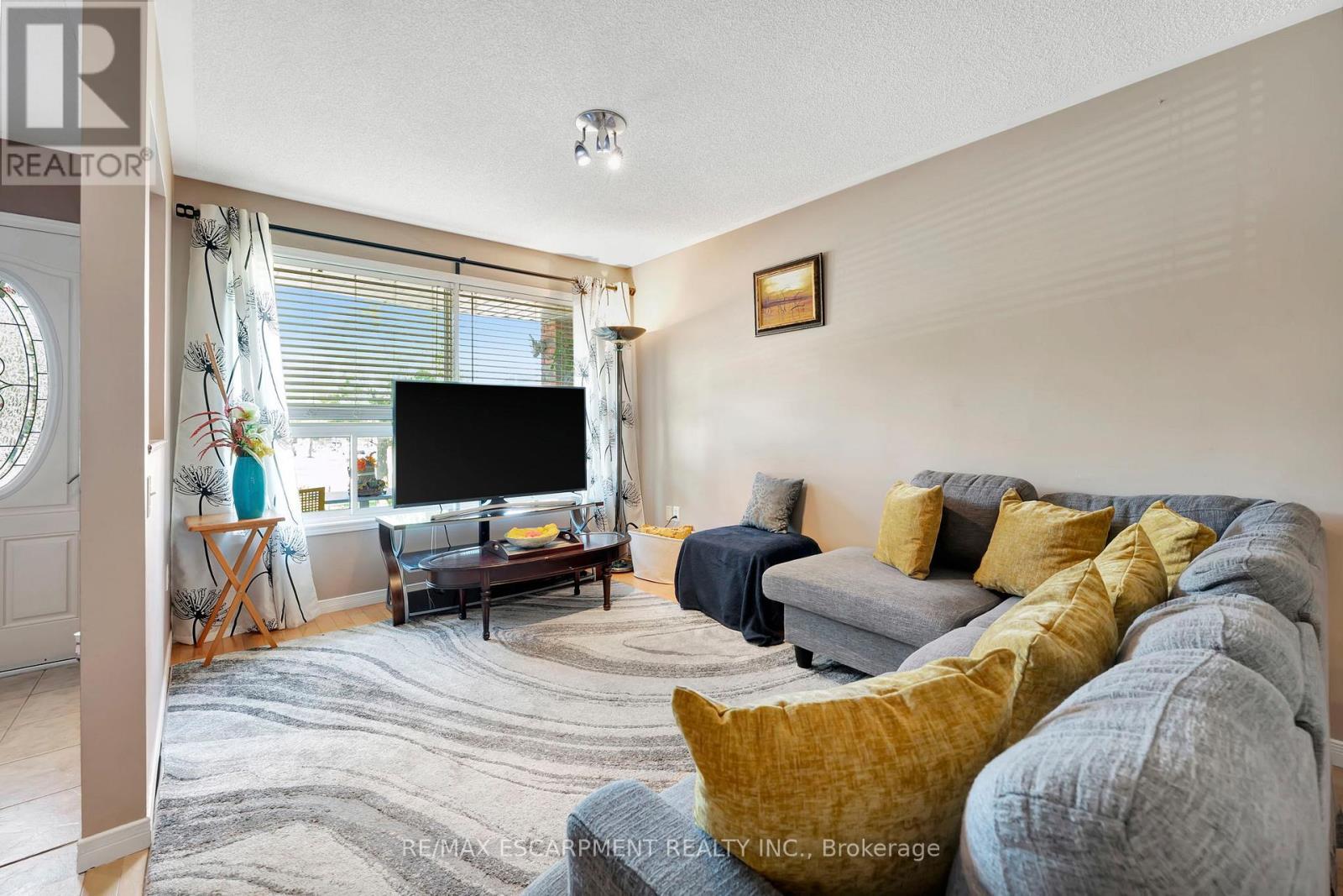 39 Marilyn Court, Hamilton, ON - Indoor