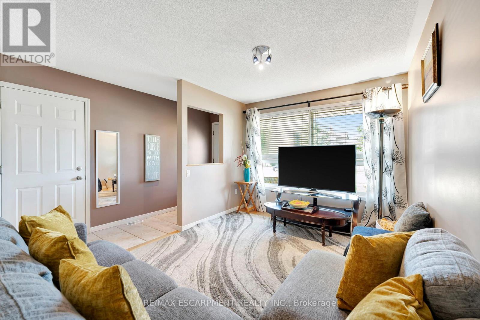 39 Marilyn Court, Hamilton, ON - Indoor