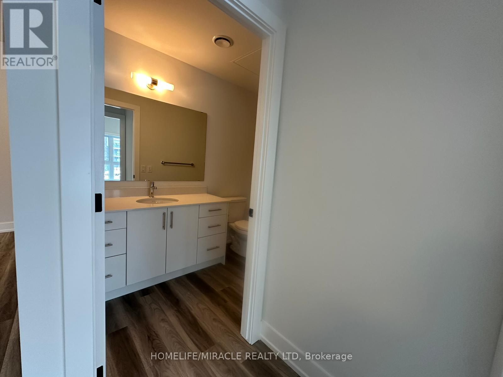 310 - 1100 Lackner Place, Kitchener, ON - Indoor Photo Showing Bathroom