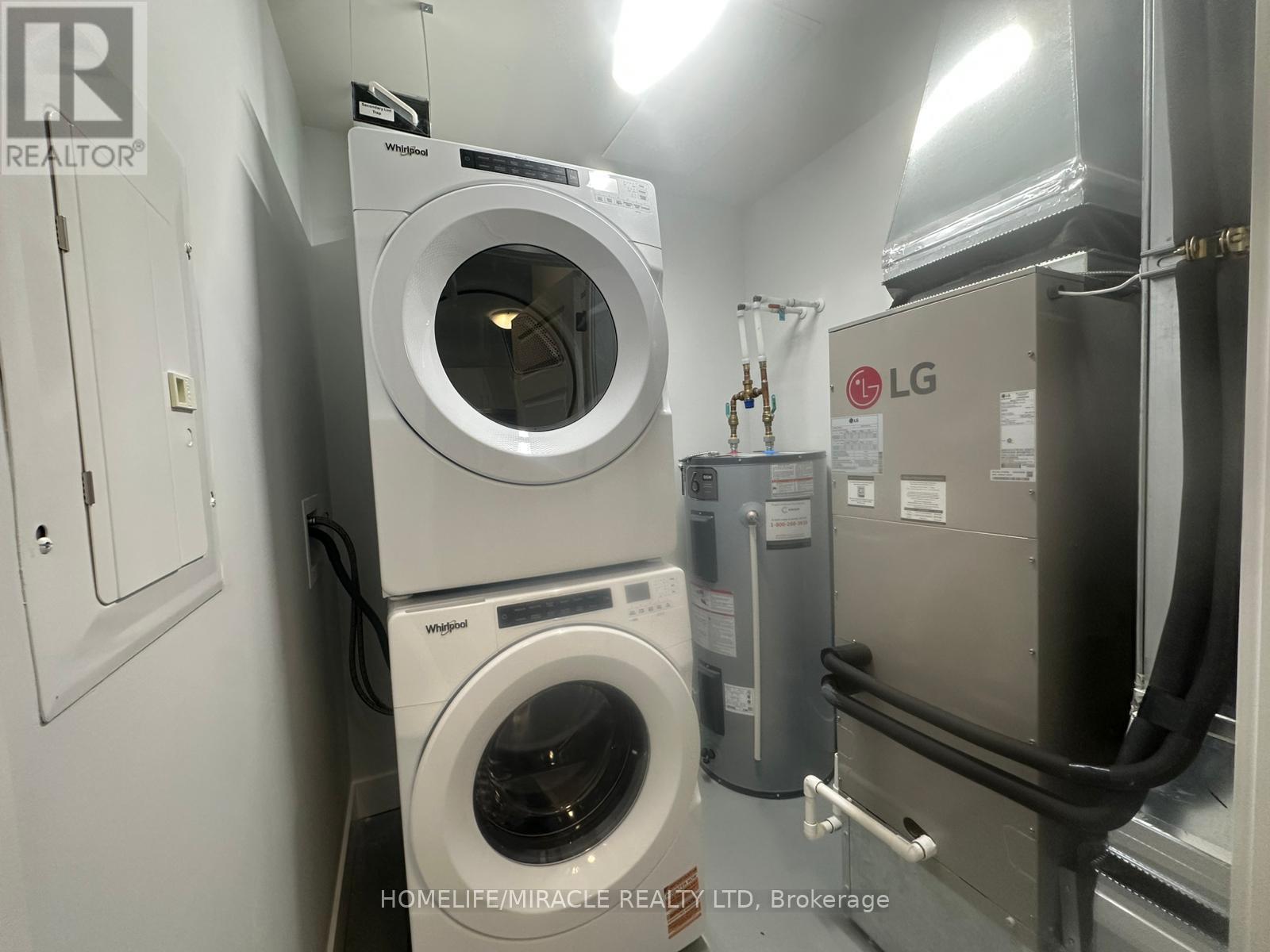310 - 1100 Lackner Place, Kitchener, ON - Indoor Photo Showing Laundry Room