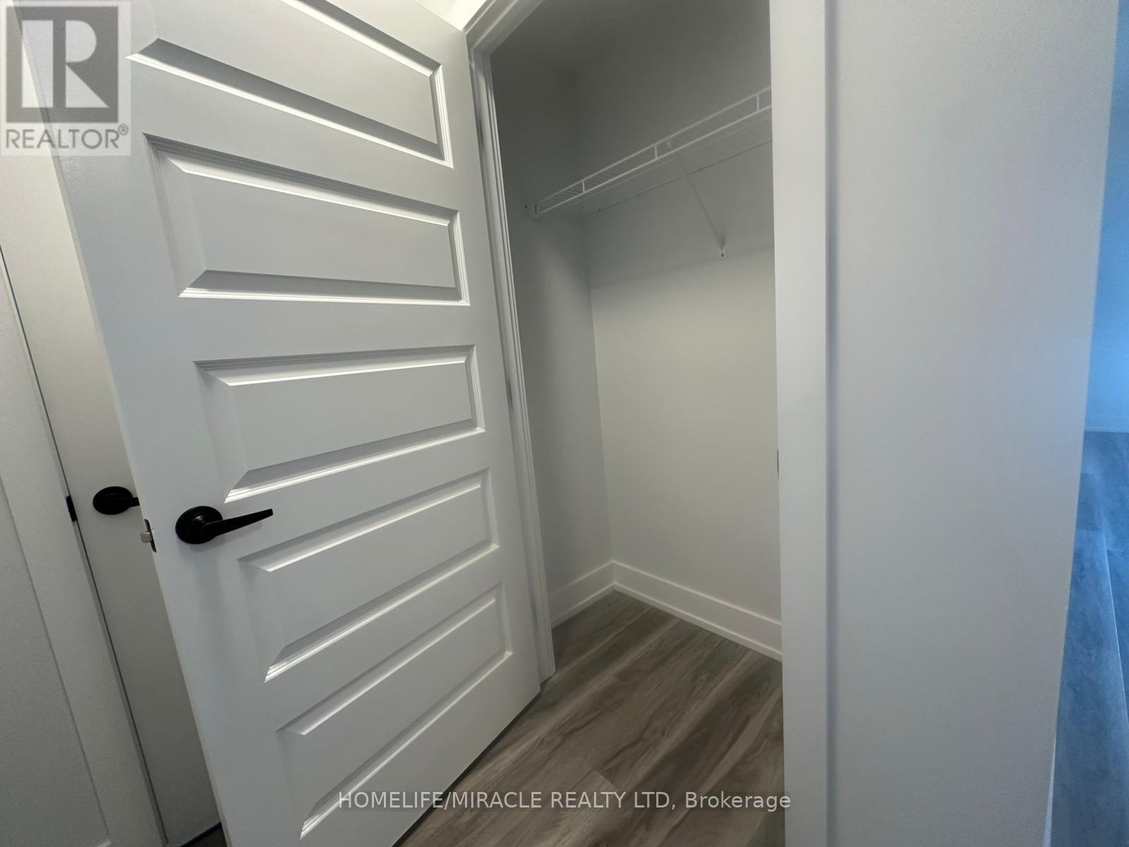 310 - 1100 Lackner Place, Kitchener, ON - Indoor