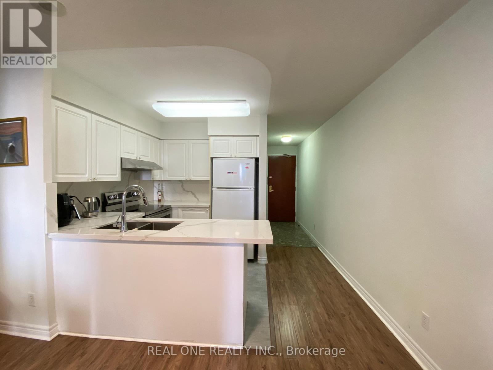 1917 - 28 Empress Avenue, Toronto, ON - Indoor Photo Showing Kitchen With Double Sink