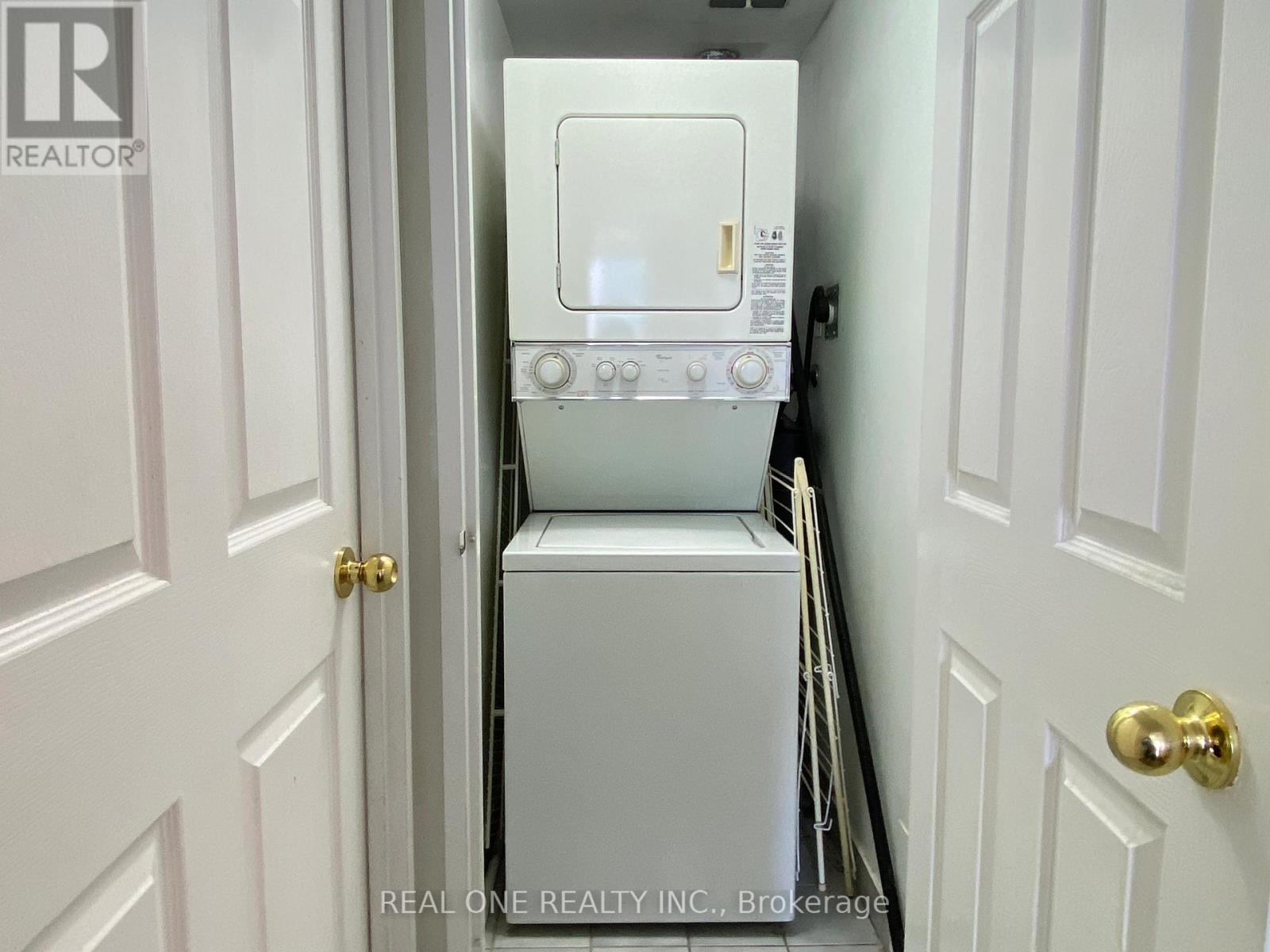 1917 - 28 Empress Avenue, Toronto, ON - Indoor Photo Showing Laundry Room