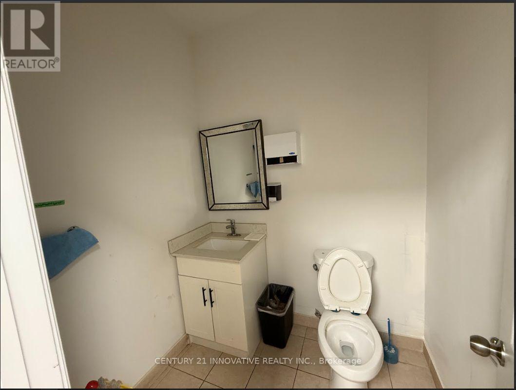 Main - 25 Simcoe Street S, Oshawa, ON