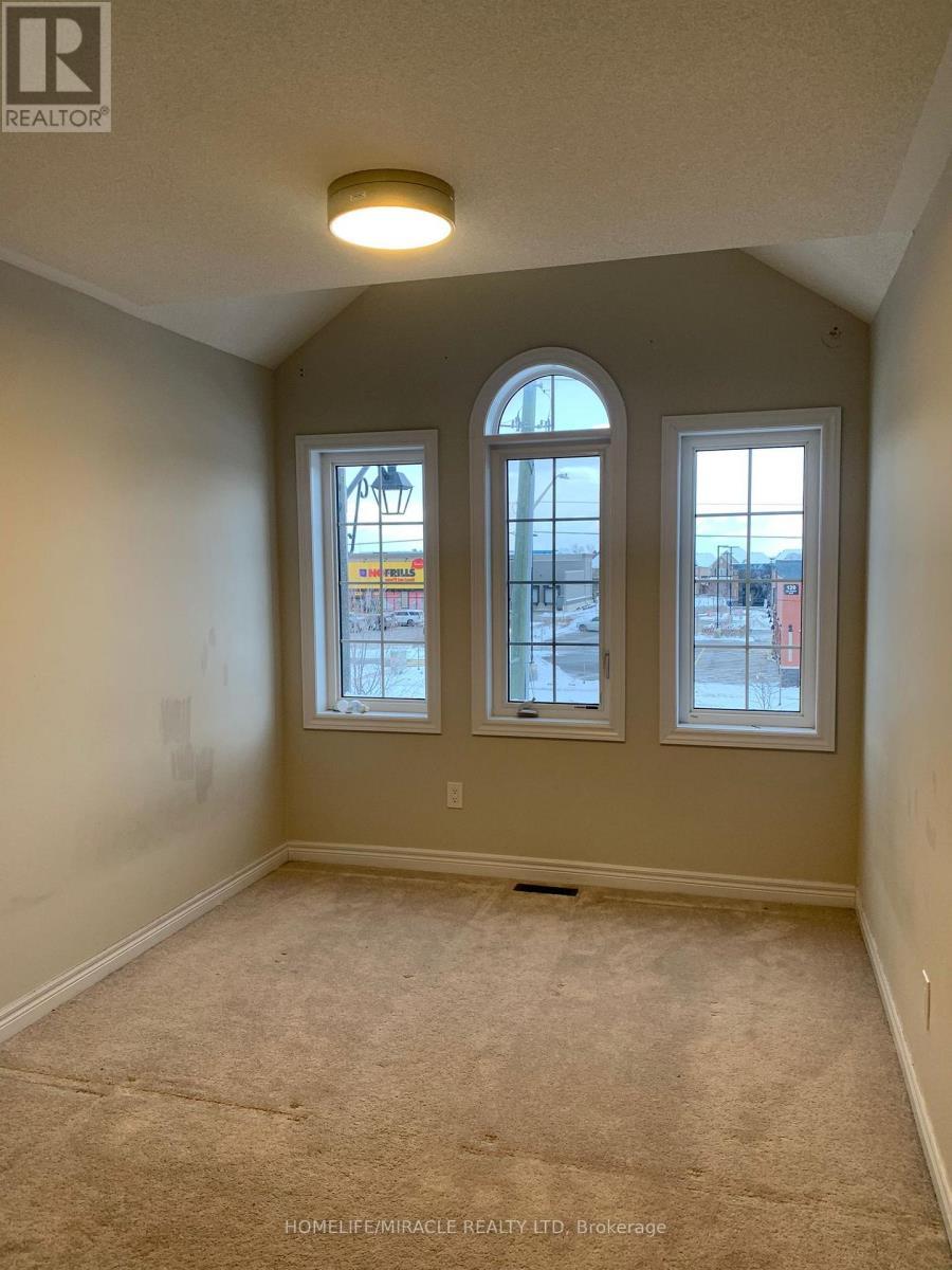 RM#3 - 72 Clifford Crescent, New Tecumseth, ON - Indoor Photo Showing Other Room