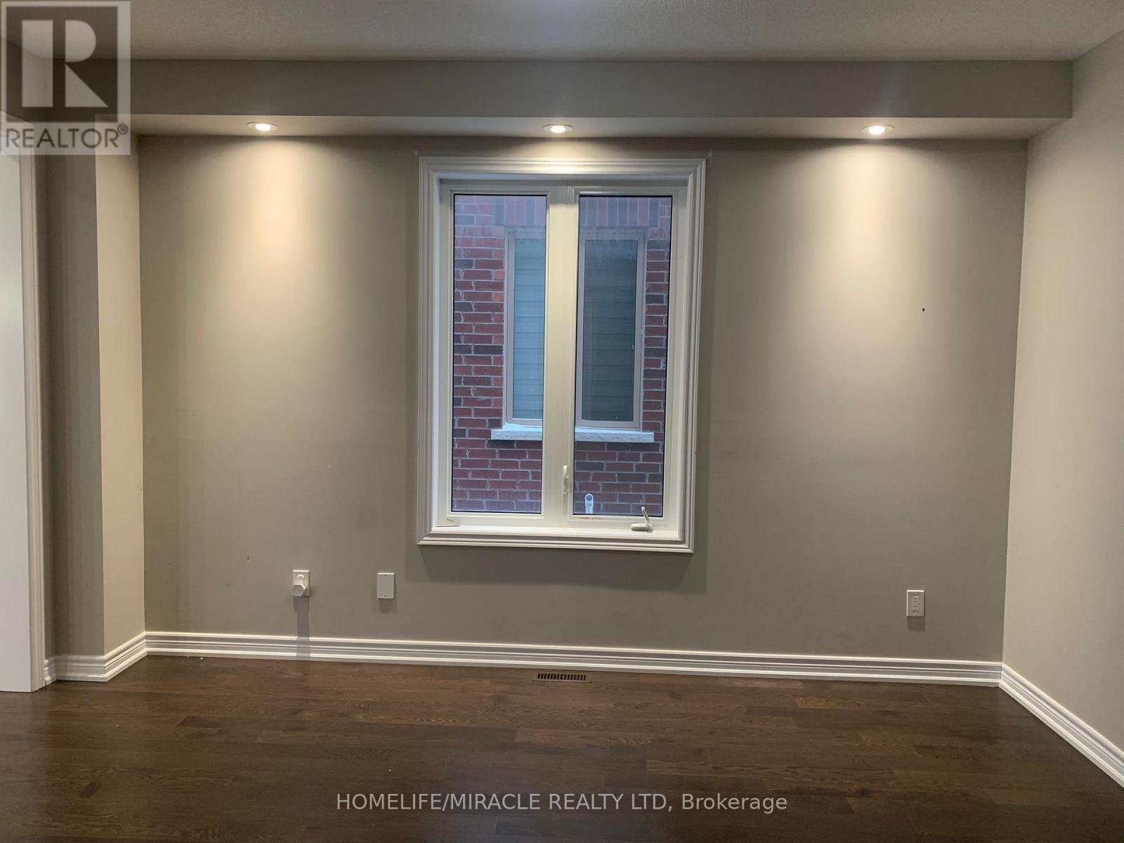 Living - 72 Clifford Crescent, New Tecumseth, ON - Indoor Photo Showing Other Room