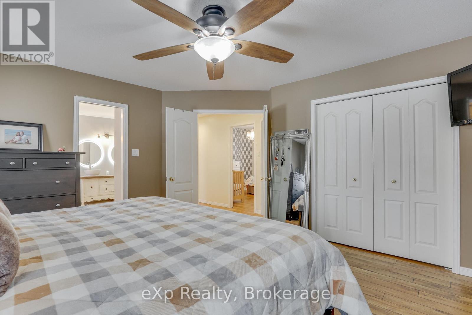 547 Forest Creek Place, London East (East A), ON - Indoor Photo Showing Bedroom