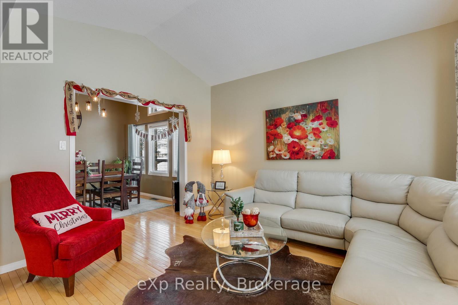 547 Forest Creek Place, London East (East A), ON - Indoor Photo Showing Living Room