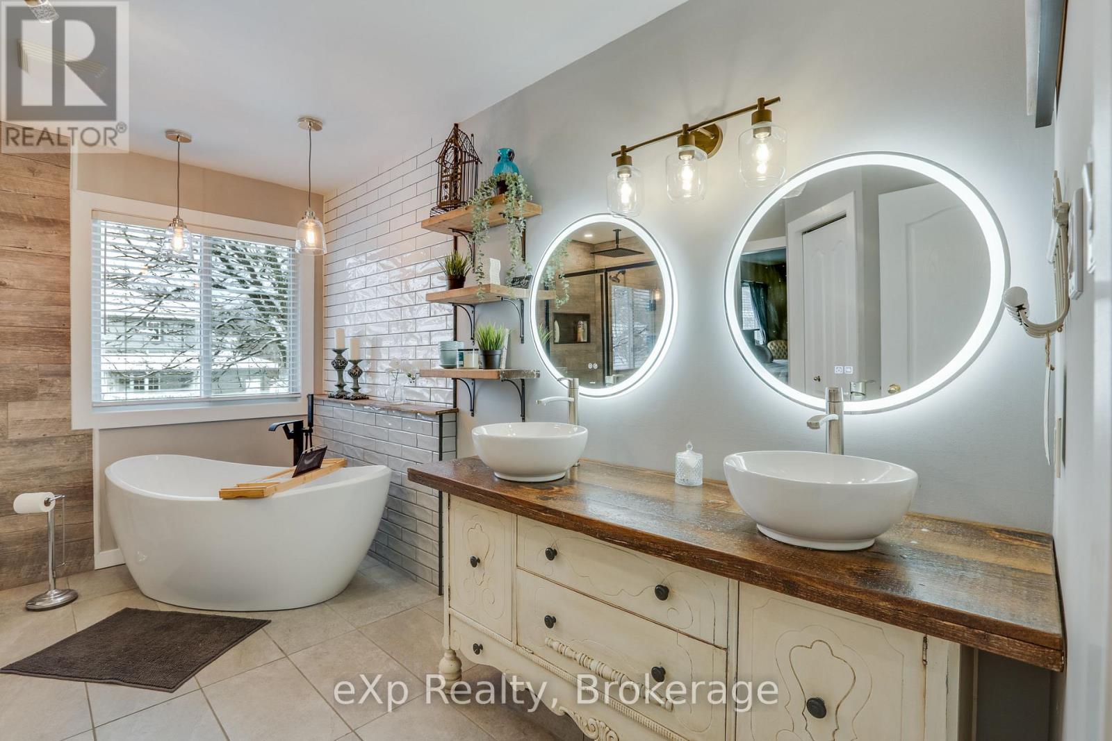547 Forest Creek Place, London East (East A), ON - Indoor Photo Showing Bathroom