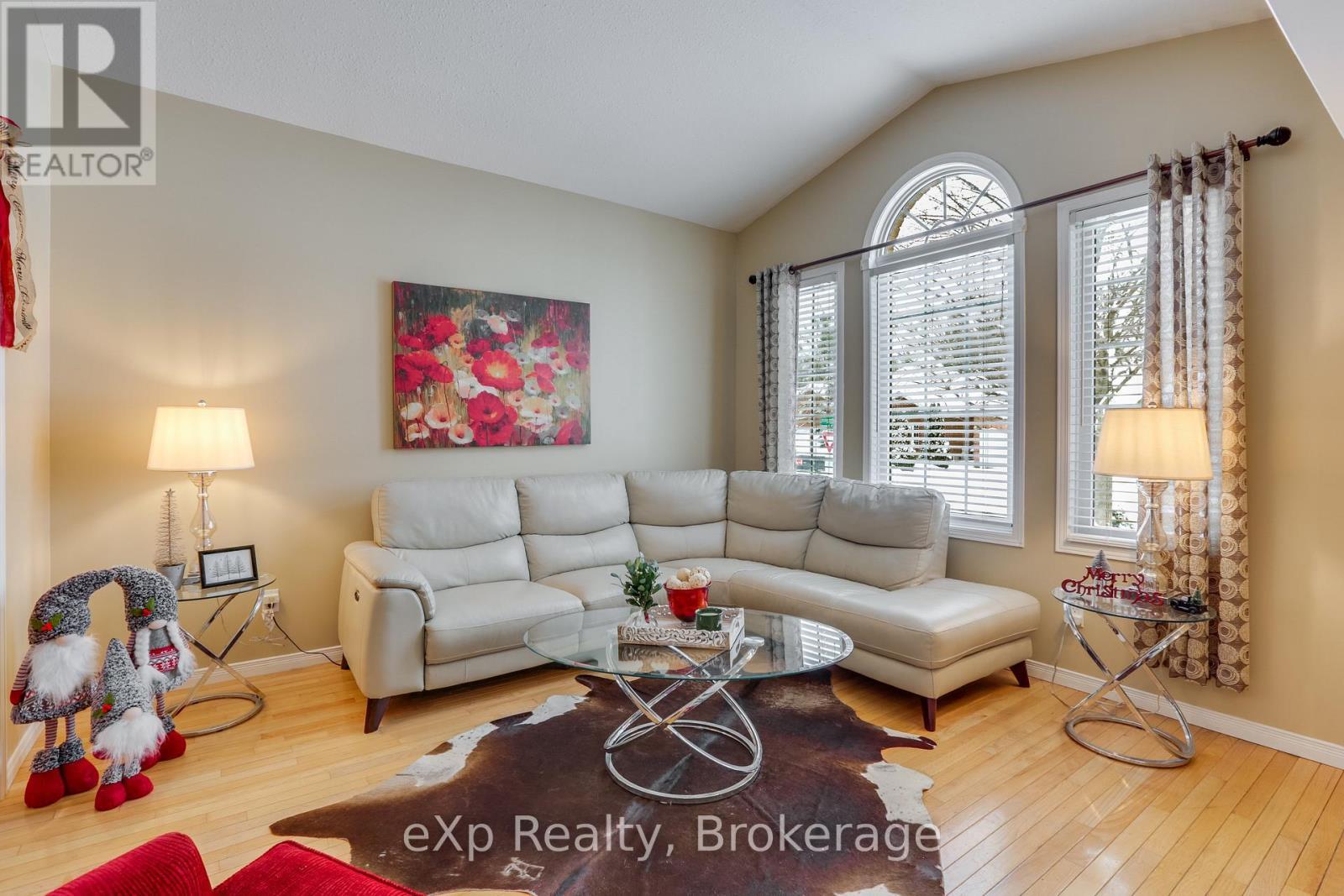 547 Forest Creek Place, London East (East A), ON - Indoor Photo Showing Living Room