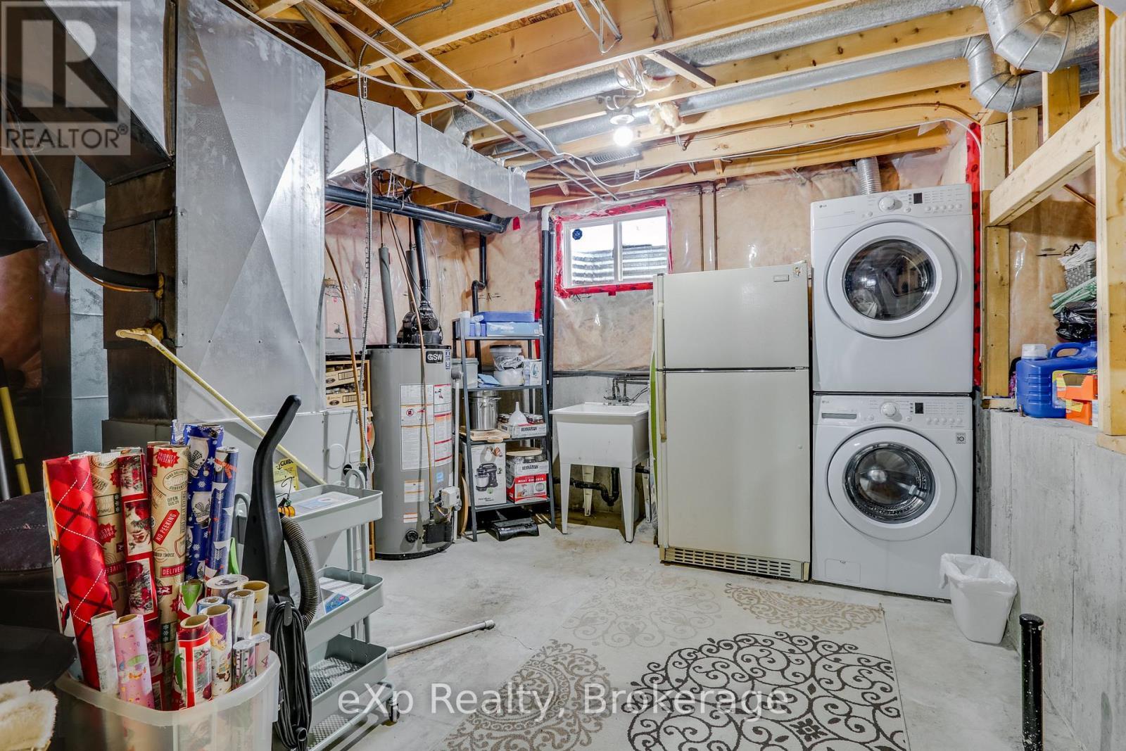 547 Forest Creek Place, London East (East A), ON - Indoor Photo Showing Laundry Room