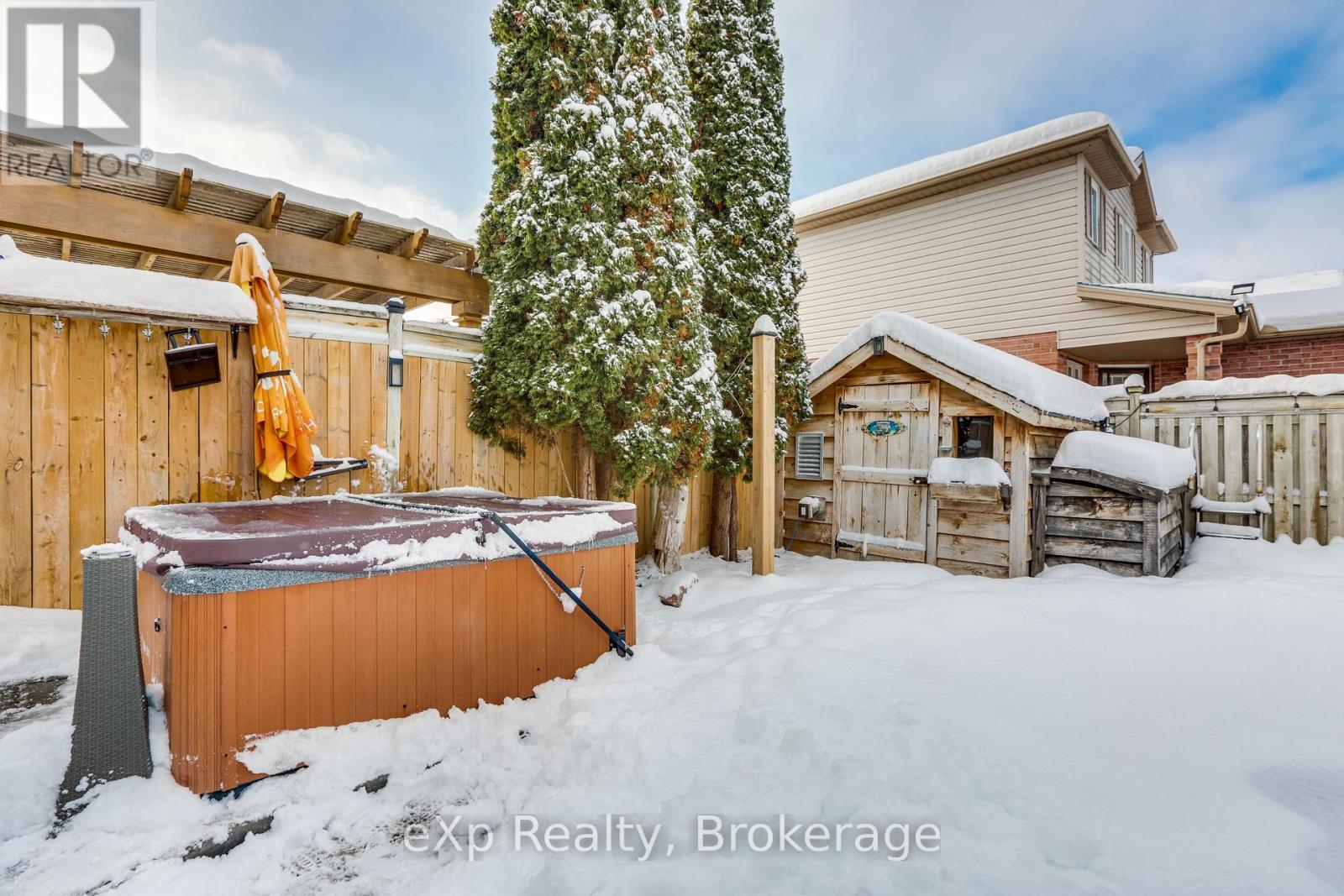 547 Forest Creek Place, London East (East A), ON - Outdoor